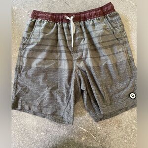 Vuori men’s L kore shorts